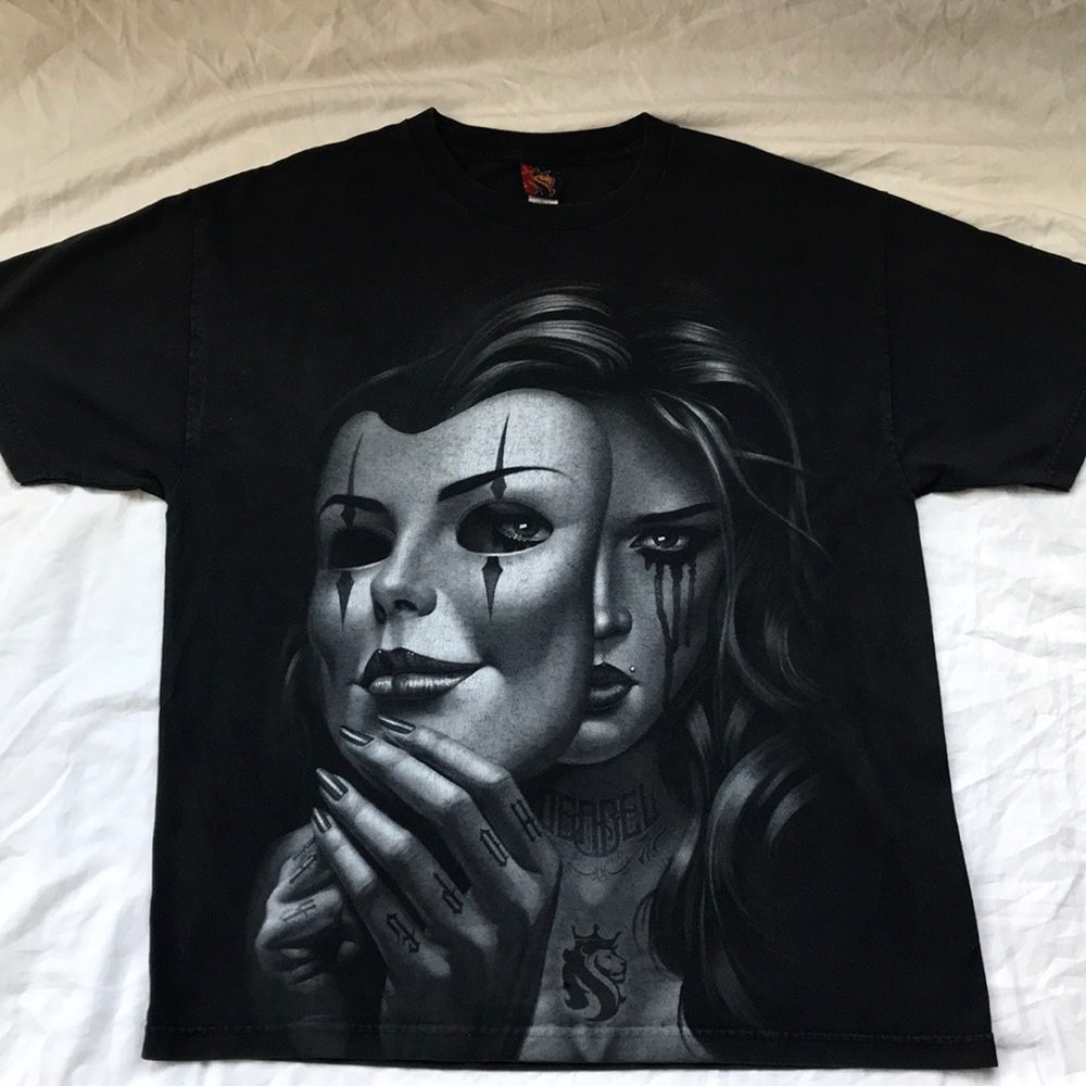 2 XL Graphic Tee’s